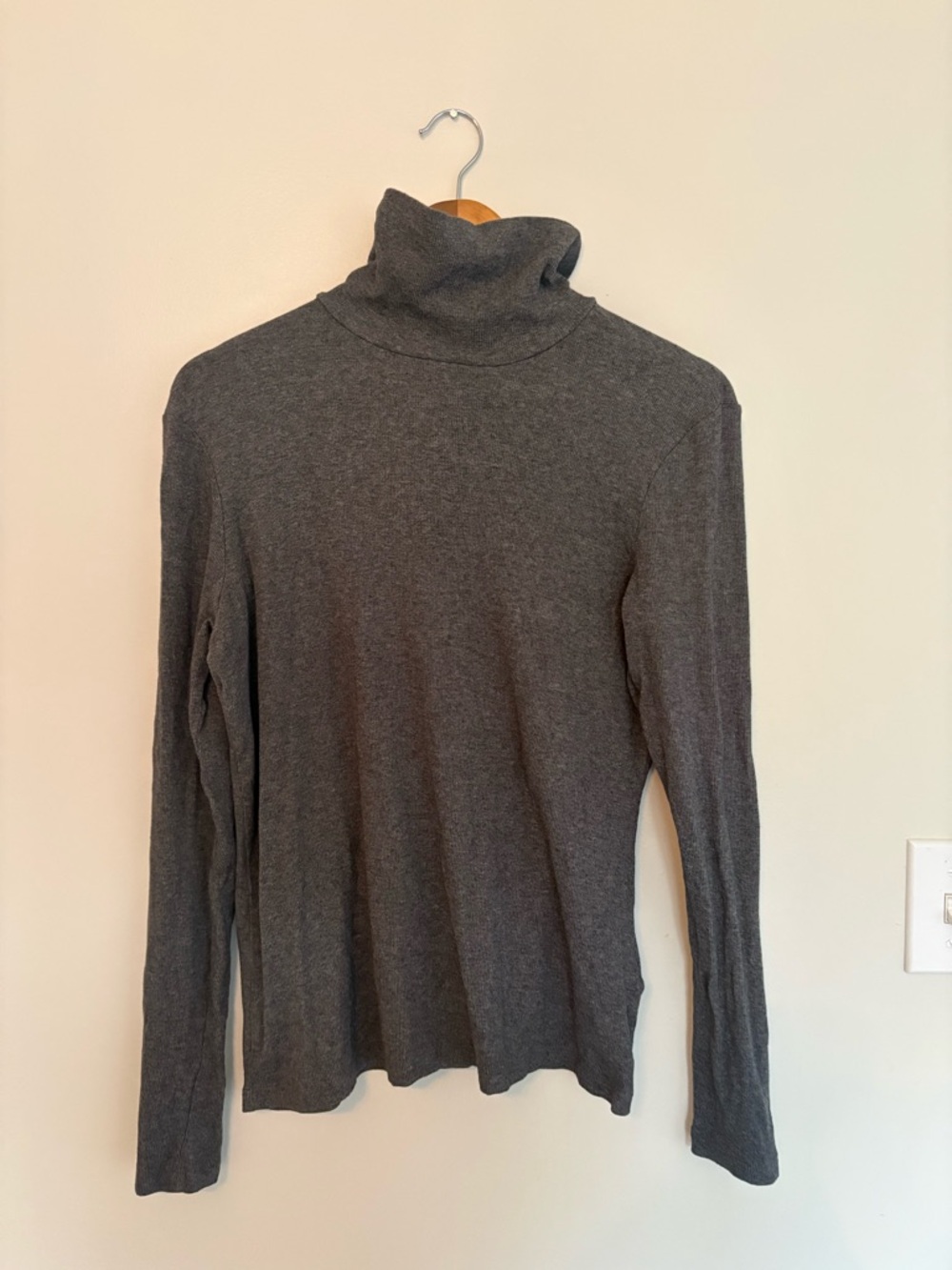 H&M Women’s Ribbed Turtleneck - US L